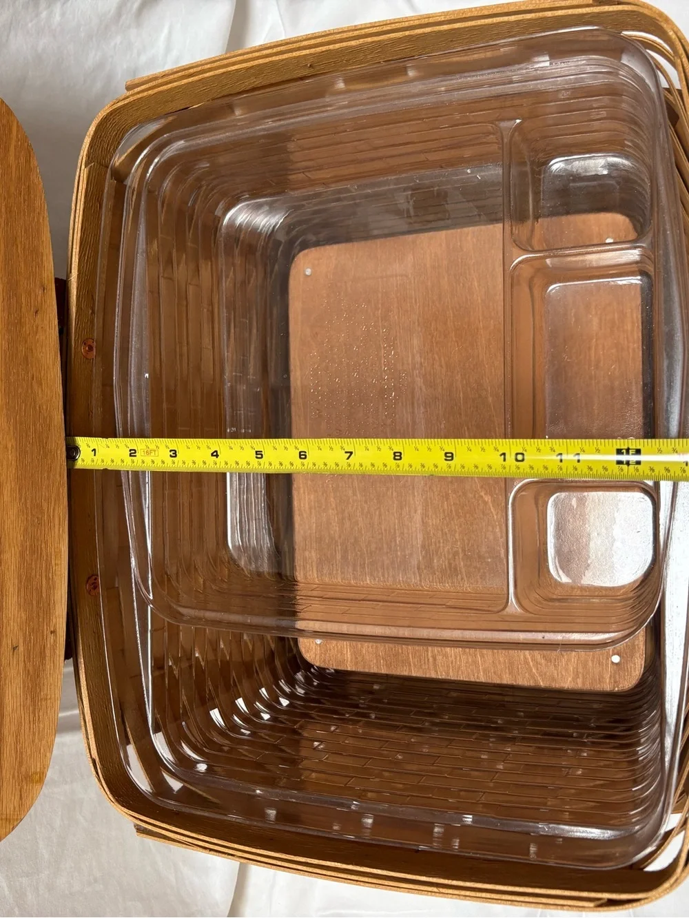 Longaberger Large Picnic Basket with Lid model 18122 in Light Brown